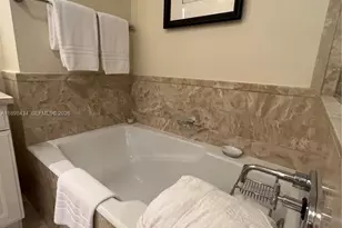 1435 Brickell Ave, Miami, FL 33131 - Photo 25