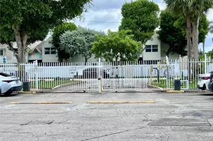 17530 NW 68th Ave, Hialeah, FL 33015 - Photo 21