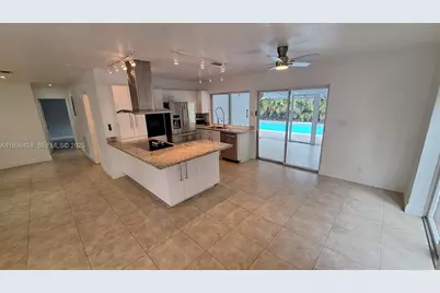 1575 NE 38th St, Oakland Park, FL 33334 - Photo 5