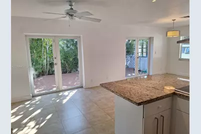 1575 NE 38th St, Oakland Park, FL 33334 - Photo 23