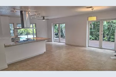 1575 NE 38th St, Oakland Park, FL 33334 - Photo 7