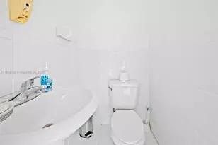 100 E 37th St, Hialeah, FL 33013 - Photo 9