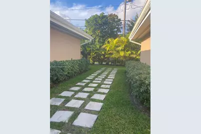 2011 NE 167th St #6, North Miami Beach, FL 33162 - Photo 21