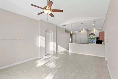 22032 SW 95th Pl, Cutler Bay, FL 33190 - Photo 17