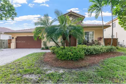 22032 SW 95th Pl, Cutler Bay, FL 33190 - Photo 5