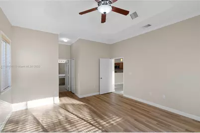 22032 SW 95th Pl, Cutler Bay, FL 33190 - Photo 23