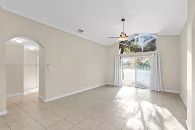 22032 SW 95th Pl, Cutler Bay, FL 33190 - Photo 15