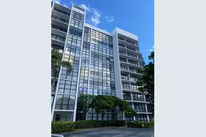 1000 Parkview Dr #427, Hallandale Beach, FL 33009 - Photo 1