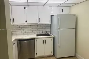 1000 Parkview Dr, Hallandale Beach, FL 33009 - Photo 7