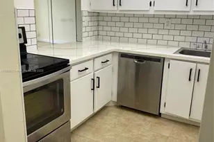 1000 Parkview Dr, Hallandale Beach, FL 33009 - Photo 15