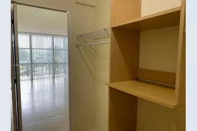 1000 Parkview Dr #427, Hallandale Beach, FL 33009 - Photo 13
