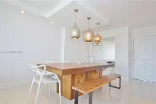 100 Bayview Dr, Sunny Isles Beach, FL 33160 - Photo 7