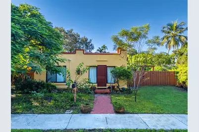 472 NE 130th St, North Miami, FL 33161 - Photo 1