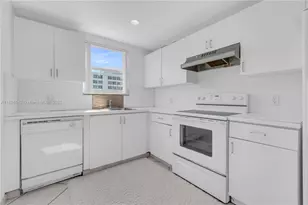 2829 Indian Creek Dr, Miami Beach, FL 33140 - Photo 5