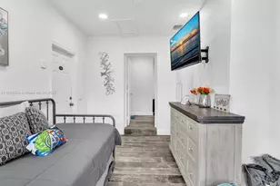 100 NW 8th Ave, Hallandale Beach, FL 33009 - Photo 11