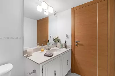 1000 Parkview Dr #809, Hallandale Beach, FL 33009 - Photo 17