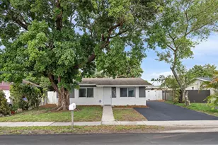 7705 Kimberly Blvd, North Lauderdale, FL 33068 - Photo 3