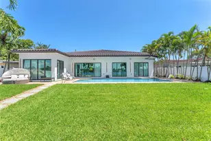 21100 NE 25th Ct, Miami, FL 33180 - Photo 5