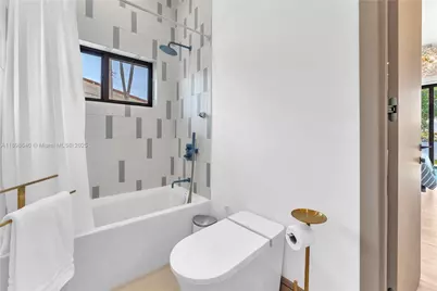 21100 NE 25th Ct, Miami, FL 33180 - Photo 53