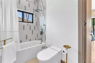 21100 NE 25th Ct, Miami, FL 33180 - Photo 53