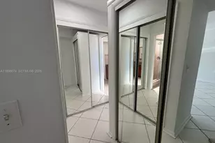 215 SE 3rd Ave, Hallandale Beach, FL 33009 - Photo 17