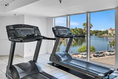 2401 Collins Ave #507, Miami Beach, FL 33140 - Photo 33