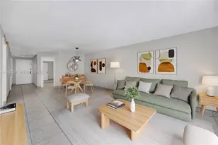 2401 Collins Ave, Miami Beach, FL 33140 - Photo 3