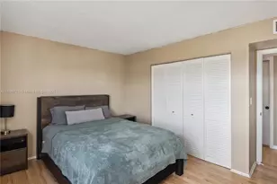 401 Golden Isles Dr, Hallandale Beach, FL 33009 - Photo 21