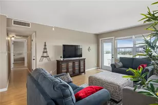 401 Golden Isles Dr, Hallandale Beach, FL 33009 - Photo 39