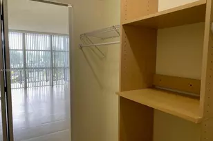 1000 Parkview Dr, Hallandale Beach, FL 33009 - Photo 17