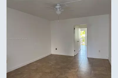441 Collins Ave #27, Miami Beach, FL 33139 - Photo 7