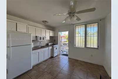 441 Collins Ave #27, Miami Beach, FL 33139 - Photo 29