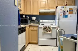 9350 Fontainebleau Blvd, Miami, FL 33172 - Photo 5