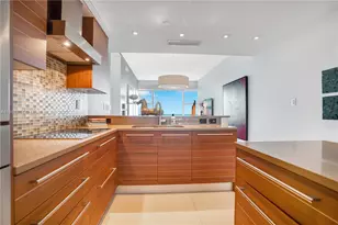 6801 Collins Ave, Miami Beach, FL 33141 - Photo 13