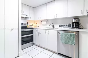6926 NW 166th Terrace, Miami Lakes, FL 33014 - Photo 13