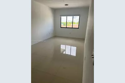 885 E 1st Ave #308, Hialeah, FL 33010 - Photo 5