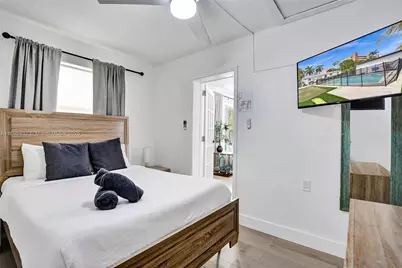 1124 NE 6th St, Hallandale Beach, FL 33009 - Photo 39