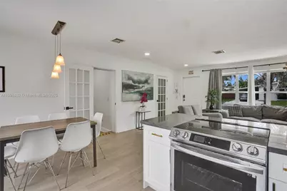 1124 NE 6th St, Hallandale Beach, FL 33009 - Photo 27