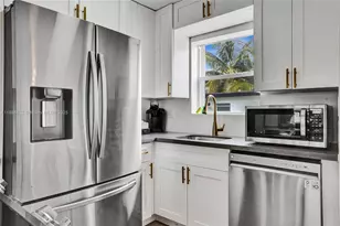 1124 NE 6th St, Hallandale Beach, FL 33009 - Photo 25