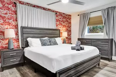 1124 NE 6th St, Hallandale Beach, FL 33009 - Photo 9