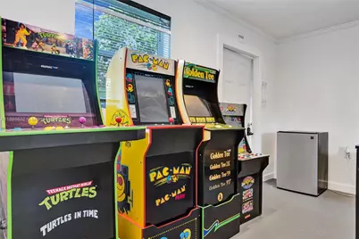 1124 NE 6th St, Hallandale Beach, FL 33009 - Photo 47