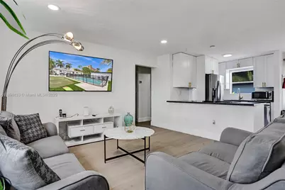 1124 NE 6th St, Hallandale Beach, FL 33009 - Photo 33