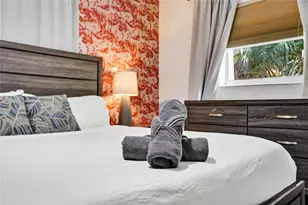 1124 NE 6th St, Hallandale Beach, FL 33009 - Photo 11