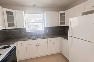 3962 Park Ln, Palm Springs, FL 33406 - Photo 5