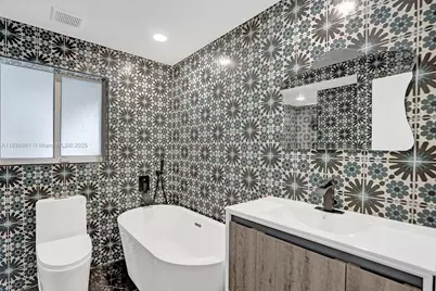 725 Harrison St, Hollywood, FL 33019 - Photo 35