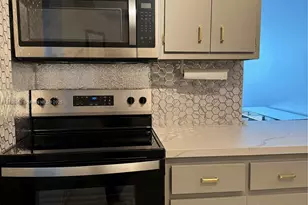 1301 NE Miami Gardens Dr, Miami, FL 33179 - Photo 11