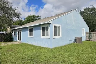 8660 SW 14th St, Pembroke Pines, FL 33025 - Photo 3