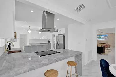 725 Harrison St, Hollywood, FL 33019 - Photo 7