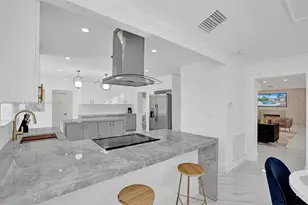 725 Harrison St, Hollywood, FL 33019 - Photo 7