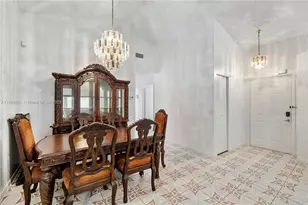 823 E Palm Run Dr, North Lauderdale, FL 33068 - Photo 9